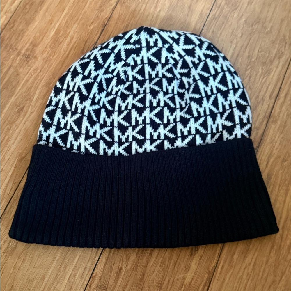 Michael Kors Black & White MK Logo Beanie and Scarf Set - Picture 3 of 5